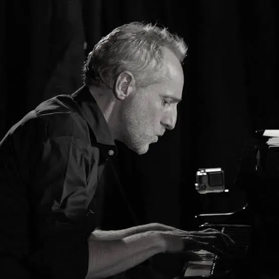 Adrián Mastrocola: Swing Up
