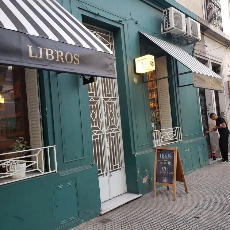 Atlántica Libros y Café