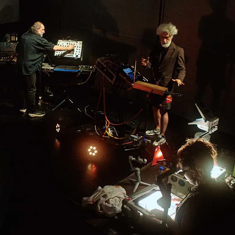 Manifiesto maquinal electroacústico