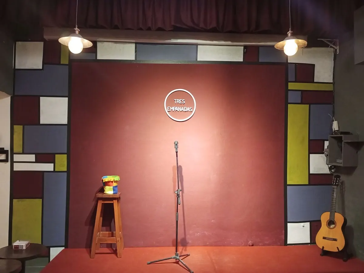 Tres Empanadas Comedia