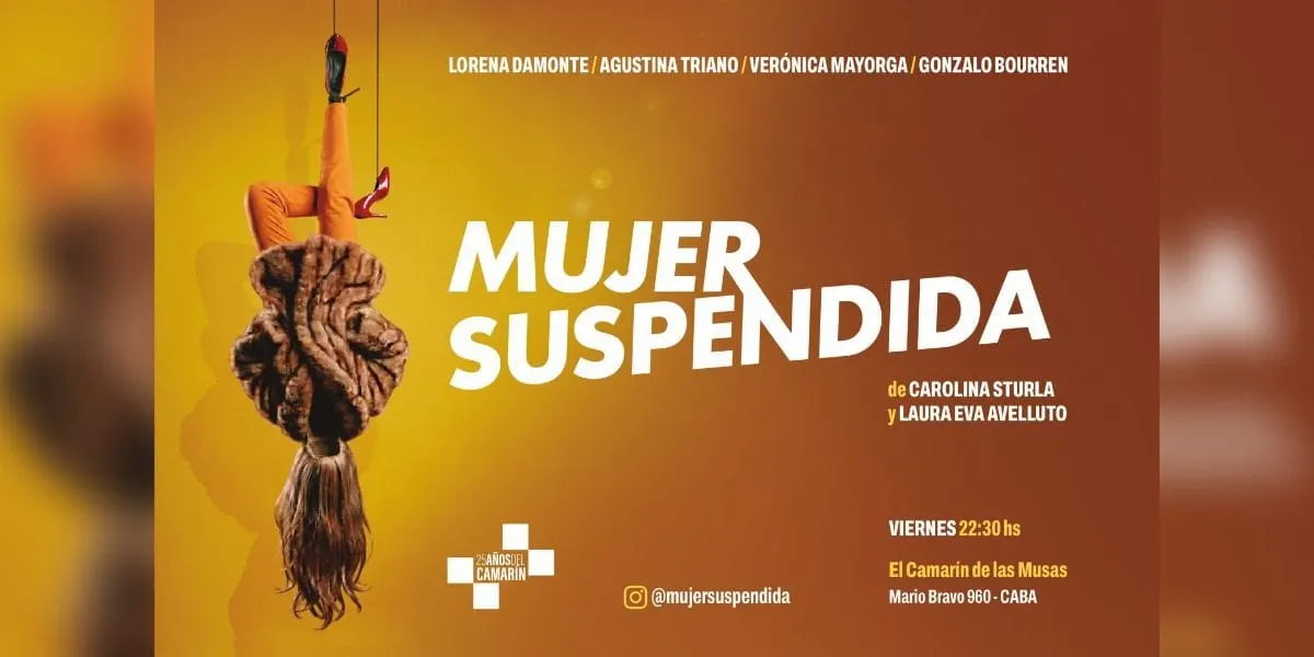 Mujer suspendida