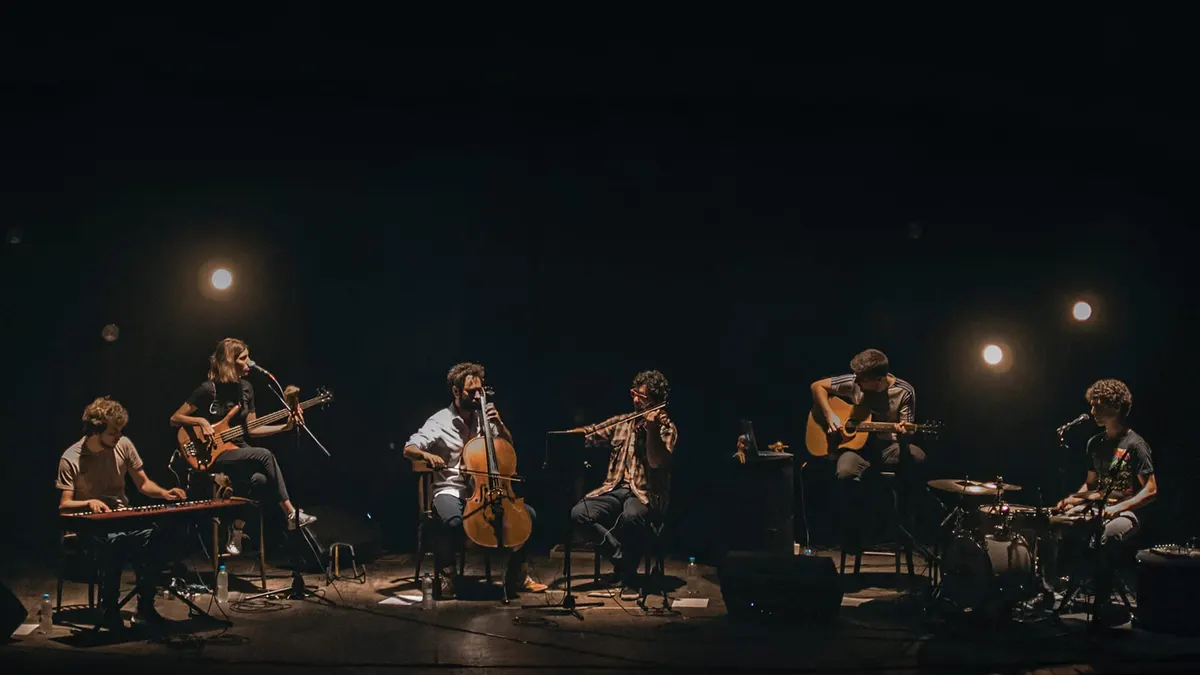 Música para Volar interpreta Canción animal