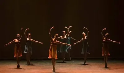 Afiche de Paquita y La felicidad no espera — Instituto Natalia Boolls