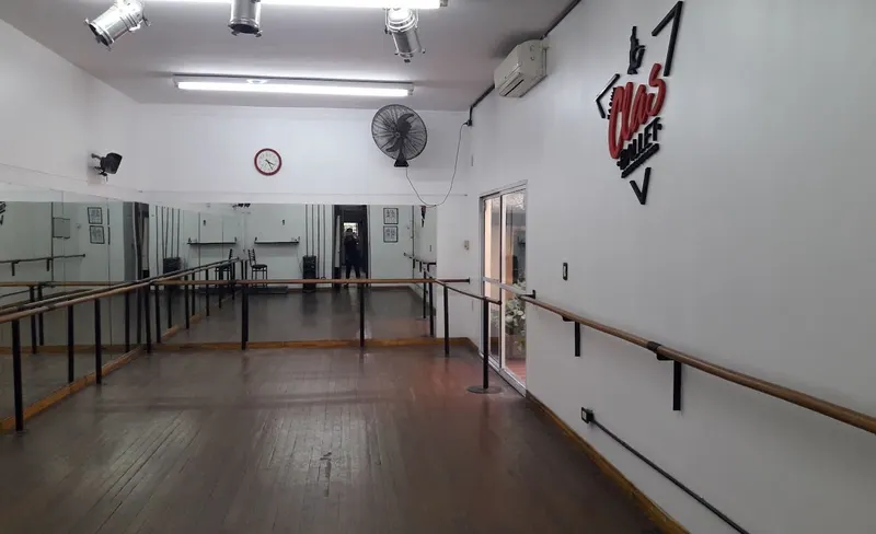 Academia de Danzas Clas Ballet