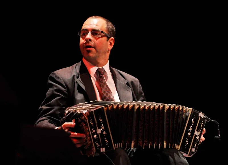 Carlos Corrales